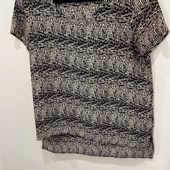 Soprano Black and Tan Patterned Short Sleeve Blouse - Picture 3 of 6